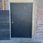 puerta blindada con chapa digital