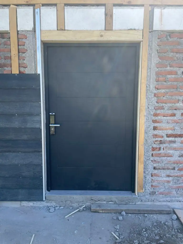 puerta blindada con chapa digital